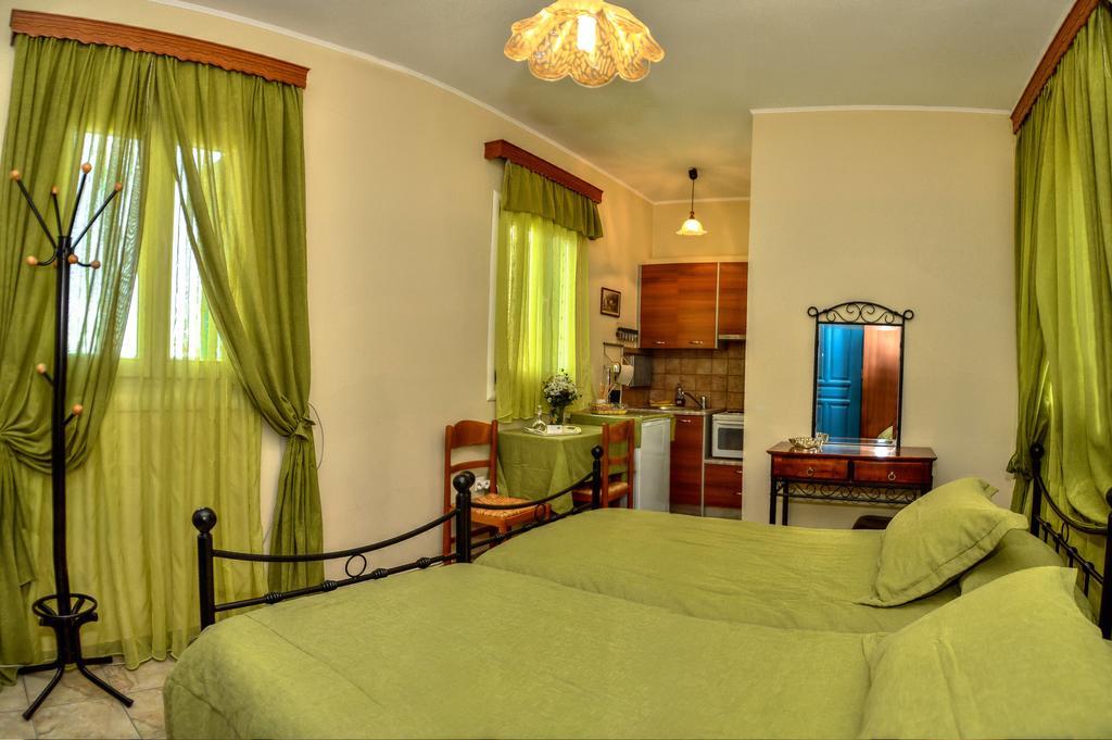 Mainades Maisonettes & Studios Menites Phòng bức ảnh